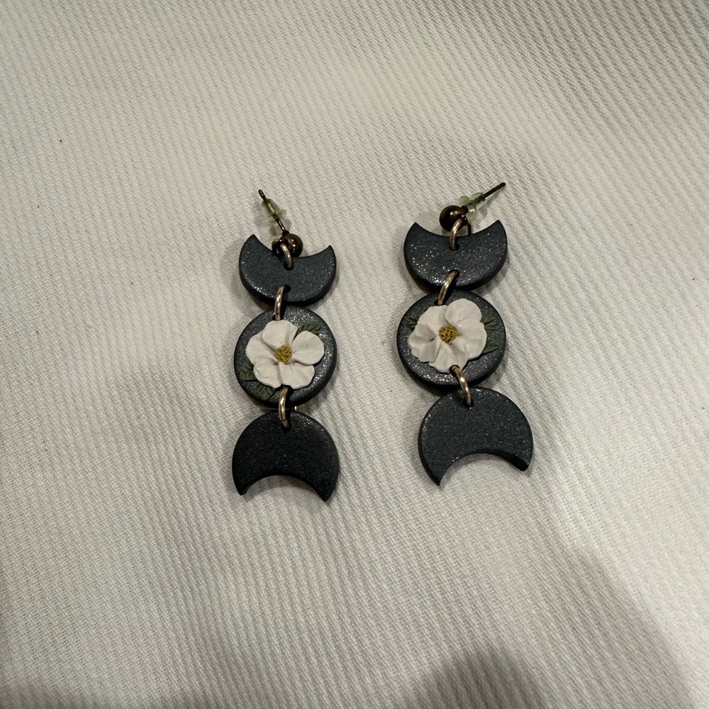 Elegant Black and White Floral Earrings